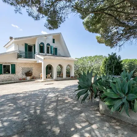 3 Bedroom Cozy In *