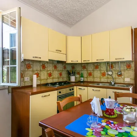 3 Bedroom Cozy In בית נופש נוטו