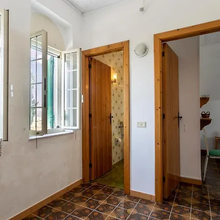 3 Bedroom Cozy In בית נופש נוטו